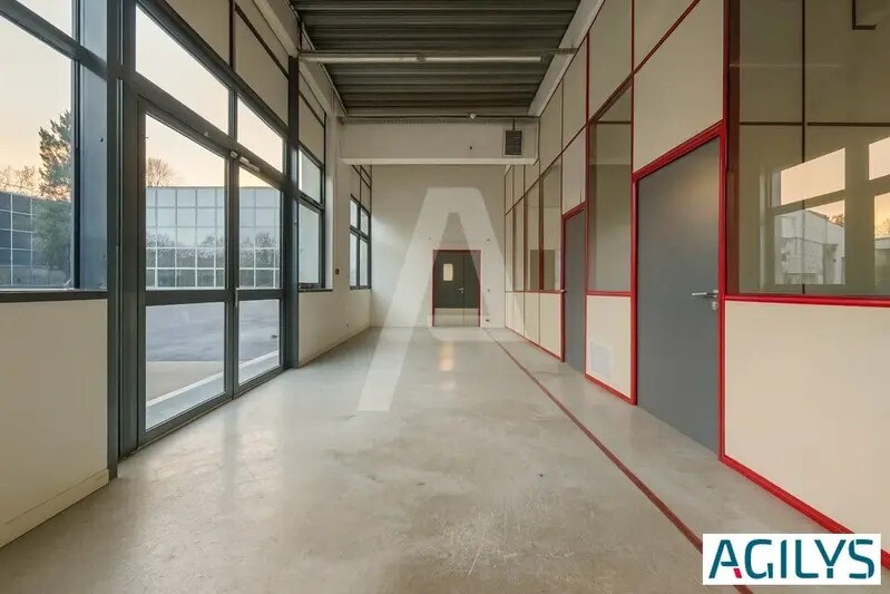 Local d'activités dans Saclay à vendre - Photo intérieure – Image 1 sur 12
