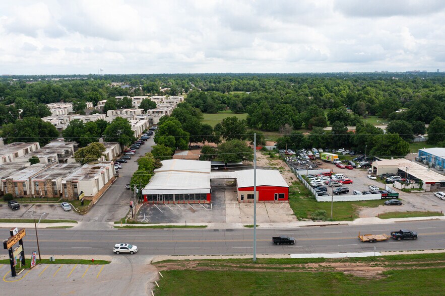 4933 NW 10th St, Oklahoma City, OK à louer - Photo de l’immeuble – Image 1 sur 31