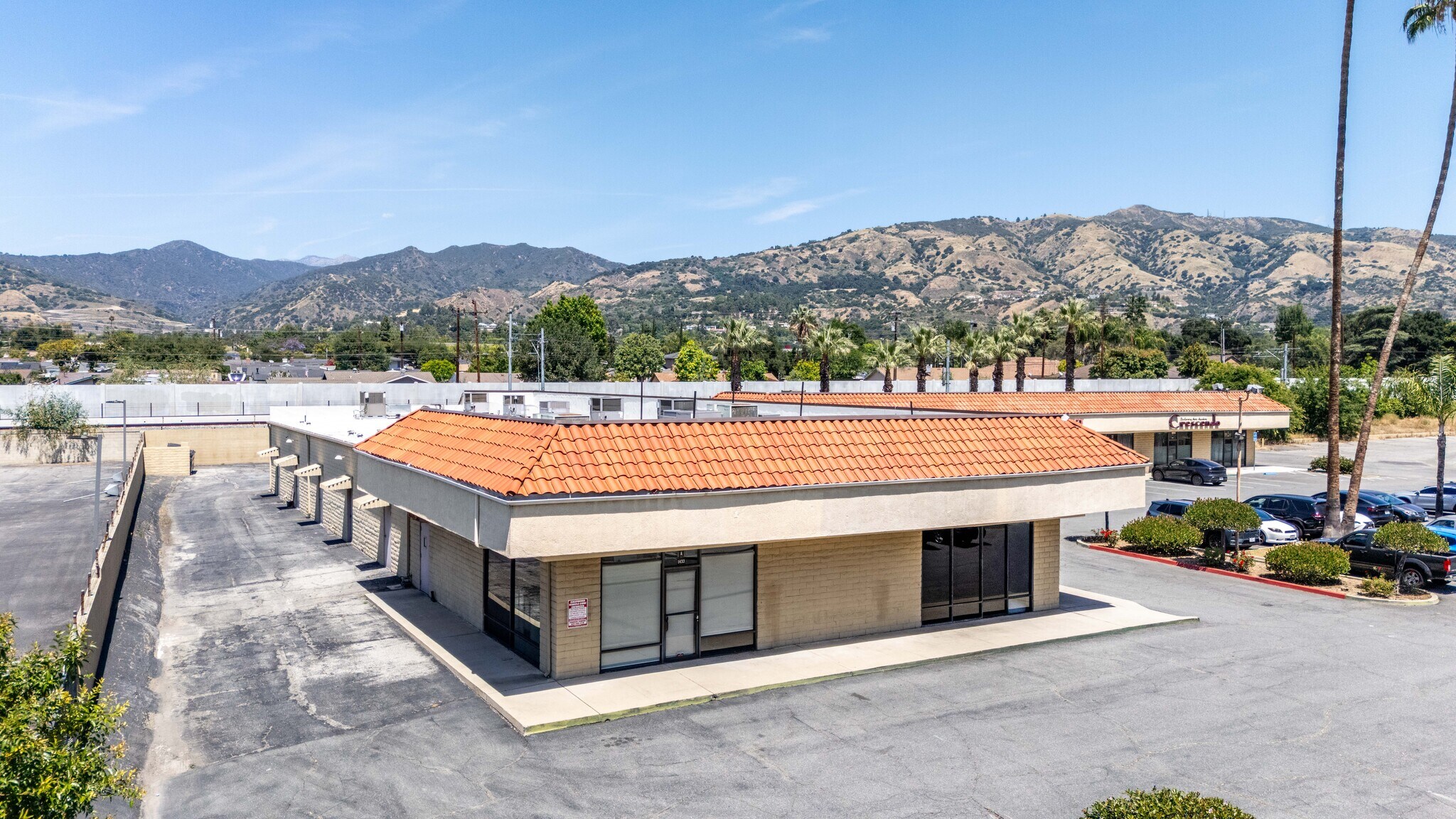 1433 E Route 66, Glendora, CA à louer Photo de l’immeuble– Image 1 sur 16