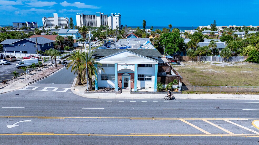 7210 Gulf Blvd, St Pete Beach, FL à vendre - Photo de l’immeuble – Image 2 sur 13