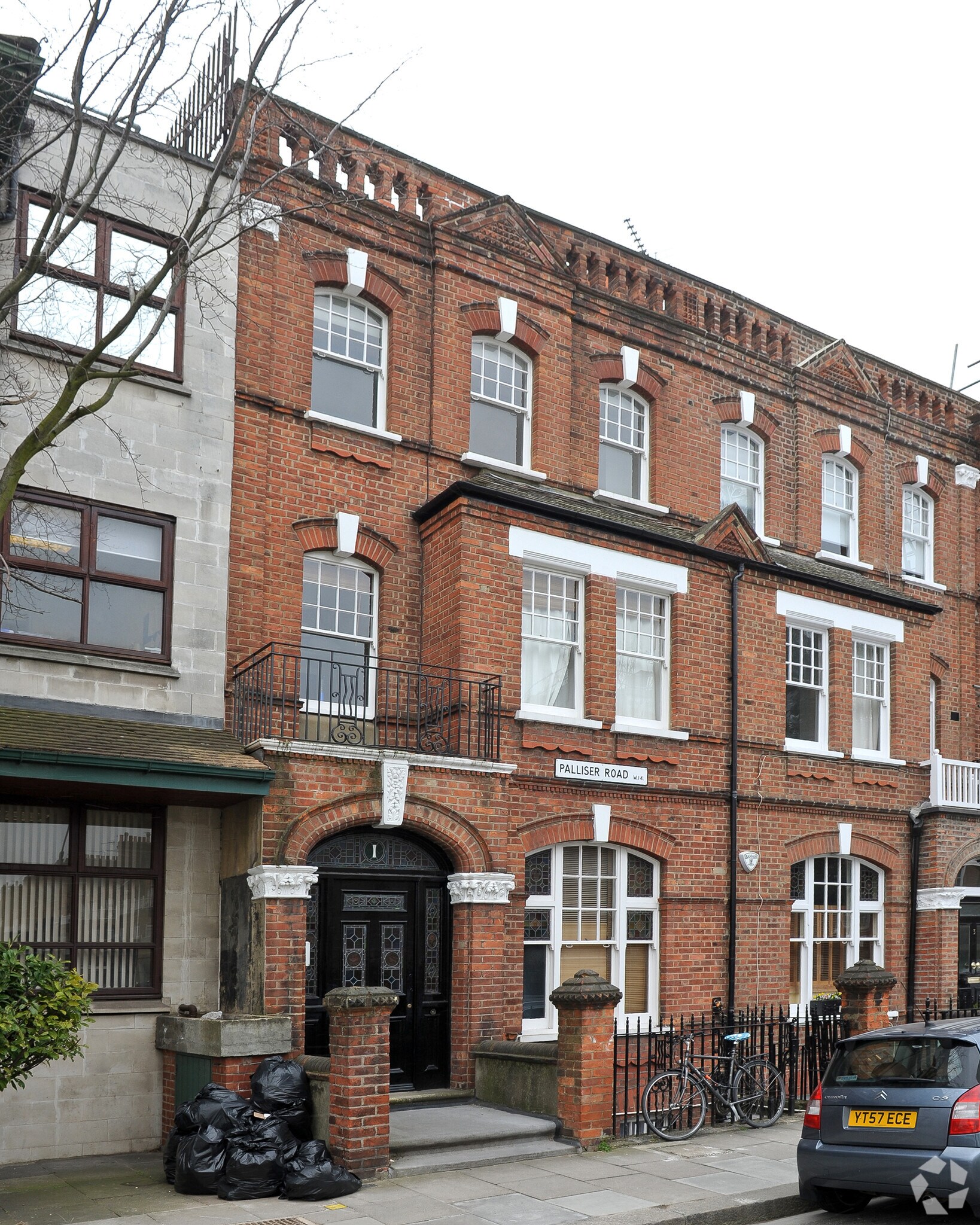 1 Palliser Rd, Londres à louer Photo de l’immeuble– Image 1 sur 2