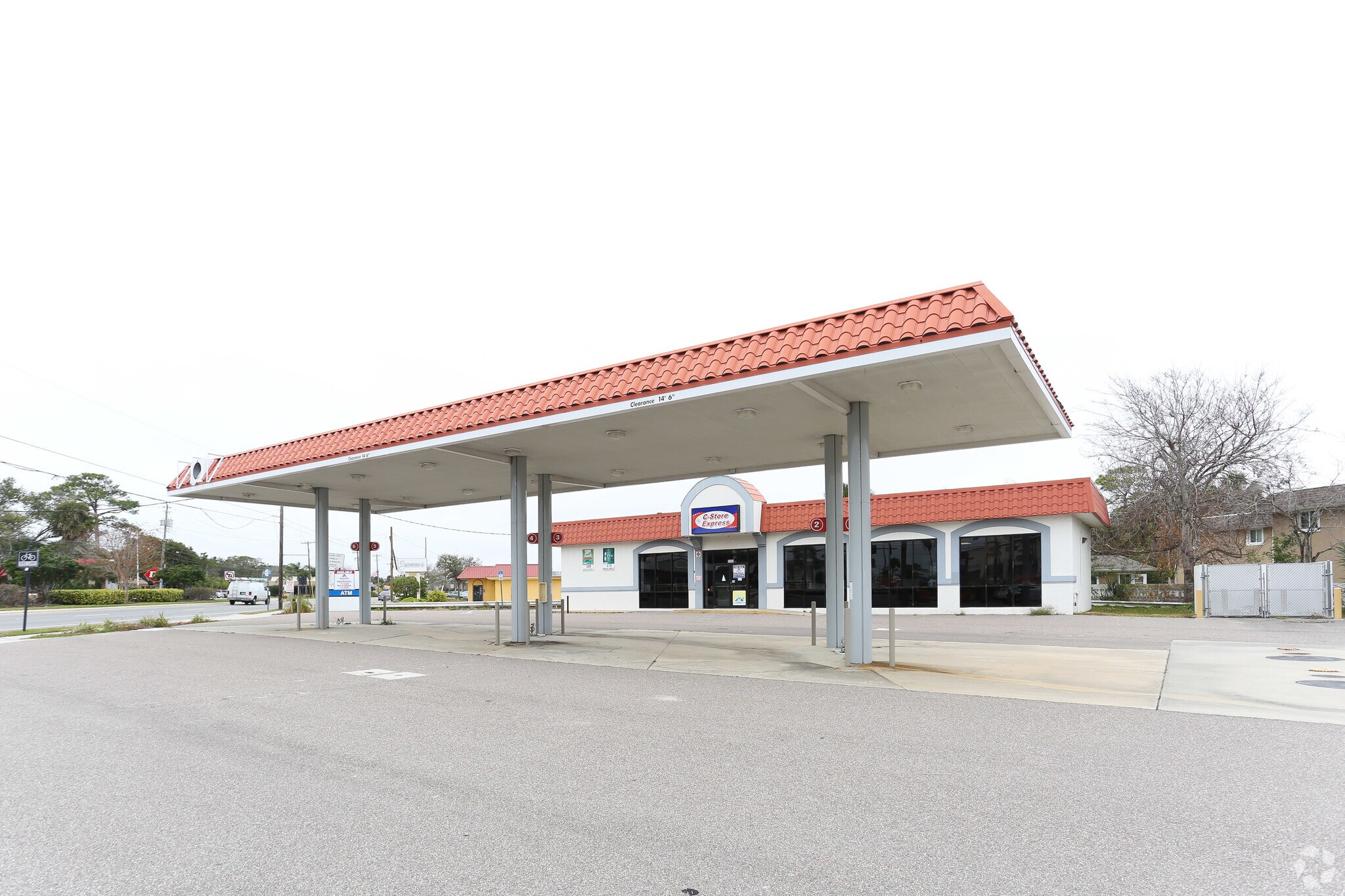 2323 S Ridgewood Ave, Daytona Beach, FL à vendre Photo de l’immeuble– Image 1 sur 10
