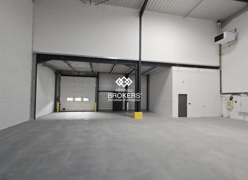 Industriel/Logistique dans SAINT-OUEN-L'AUMONE à louer - Photo de l’immeuble – Image 1 sur 4