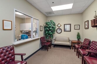 3201 University Dr E, Bryan, TX à louer Photo de l’immeuble– Image 2 sur 6