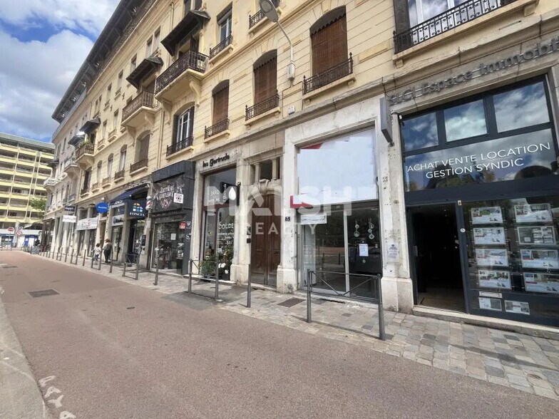 Local commercial dans Lyon à louer - Photo de l’immeuble – Image 1 sur 5