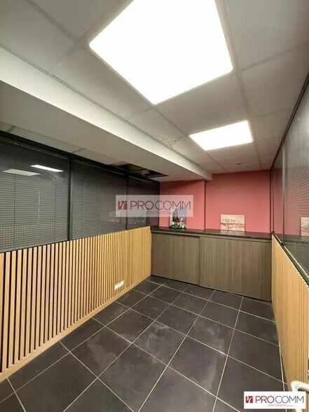 Local commercial dans Chartres à louer - Photo de l’immeuble – Image 3 sur 9