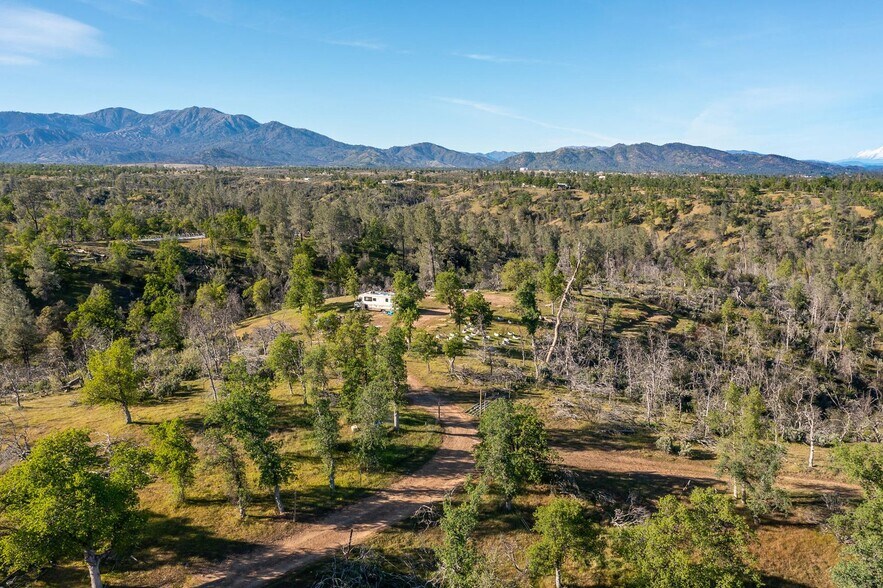 12748 Gas Point Rd, Igo, CA à vendre - Photo de l’immeuble – Image 3 sur 6