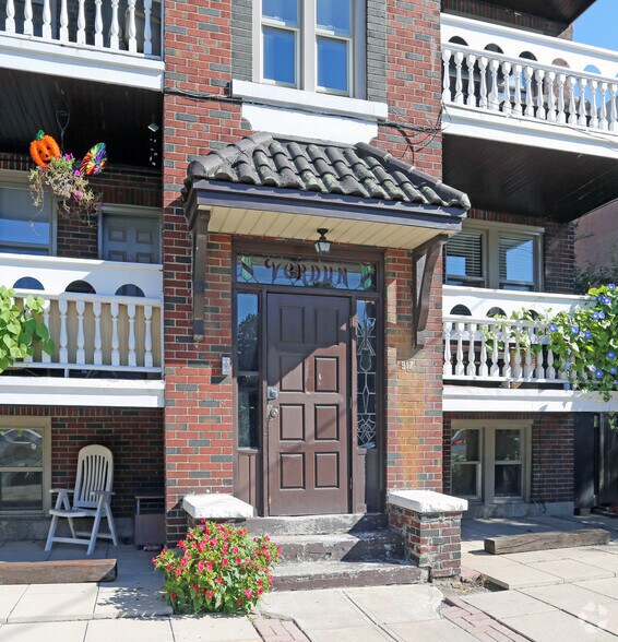 917 Main St E, Hamilton, ON à vendre - Photo de l’immeuble – Image 2 sur 4
