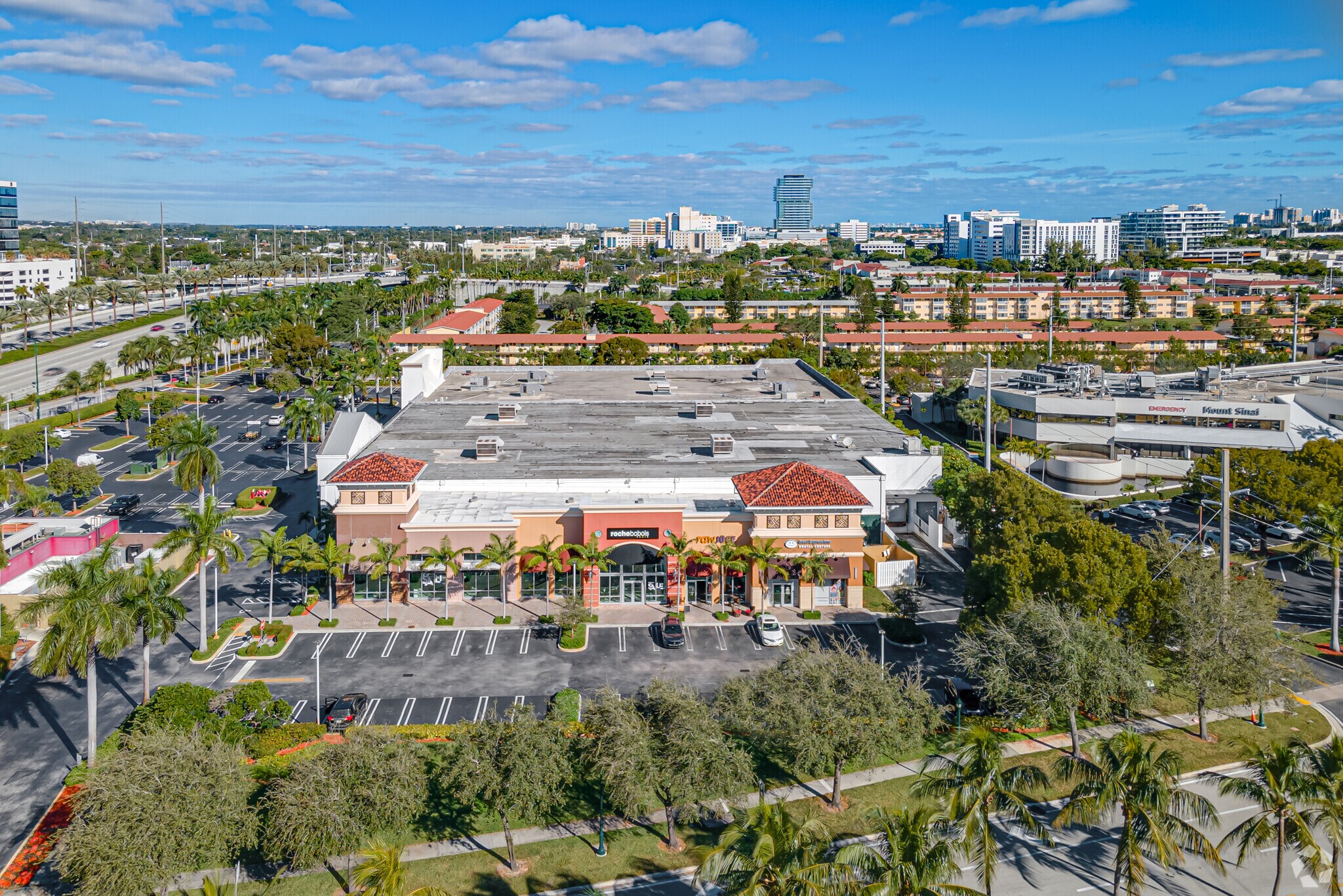 19915-19925 Biscayne Blvd, Aventura, FL à louer Aérien– Image 1 sur 6