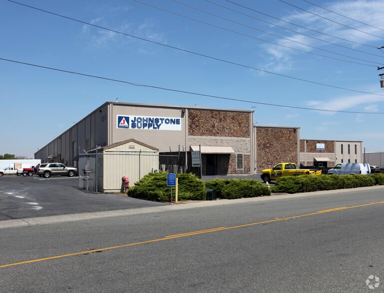 3301-3325 Orange Grove Ave, North Hghlds, North Highlands, CA à vendre - Photo de l’immeuble – Image 3 sur 9