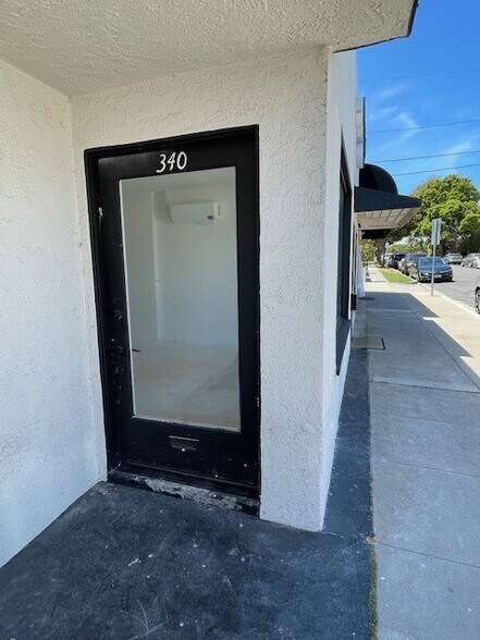 3701-3711 E Coast Hwy, Corona Del Mar, CA à louer - Photo de l’immeuble – Image 3 sur 7
