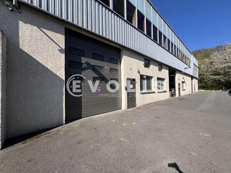 Local d’activités dans Neuilly-sur-Marne à louer - Photo de l’immeuble – Image 1 sur 17