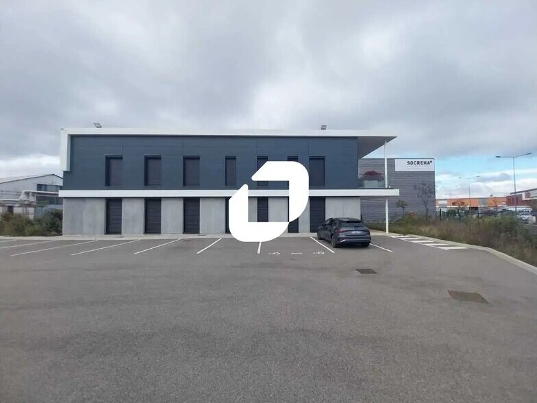 165 Avenue Henri Schneider, Meyzieu à louer - Photo de l’immeuble – Image 1 sur 27