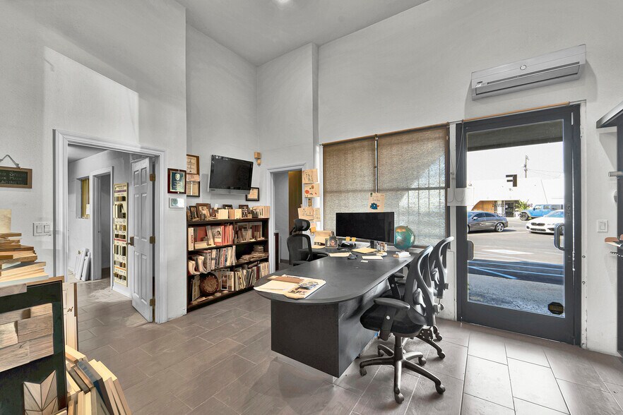 12970 Branford St, Pacoima, CA à vendre - Photo de l’immeuble – Image 2 sur 17