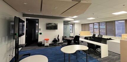 70 University Ave, Toronto, ON à louer Photo intérieure– Image 2 sur 2