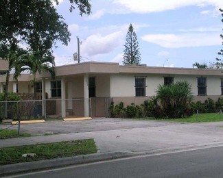 Plus de détails pour 3235 NW 46th St, Miami, FL - Logement à vendre