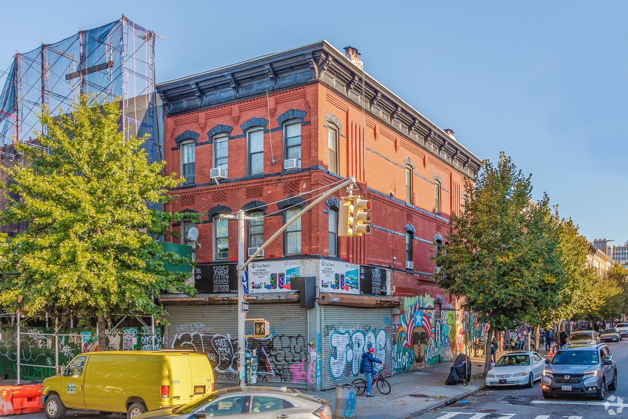 383 Knickerbocker Ave, Brooklyn, NY à louer Photo principale– Image 1 sur 7