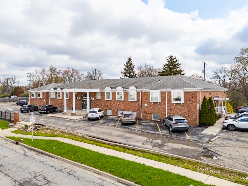 50 Old Village Rd, Columbus, OH à vendre Photo de l’immeuble– Image 1 sur 17