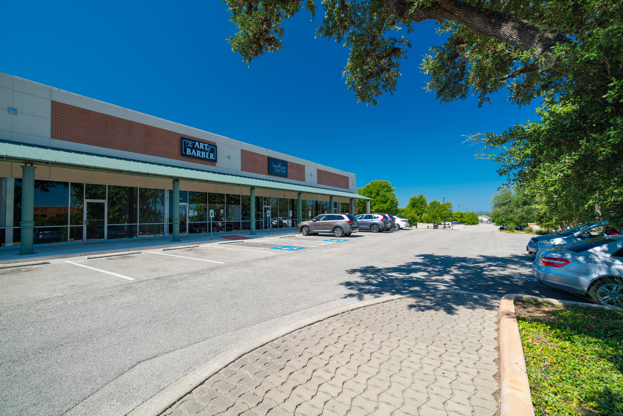 5638 W Hausman Rd, San Antonio, TX à louer Photo de l’immeuble– Image 1 sur 4