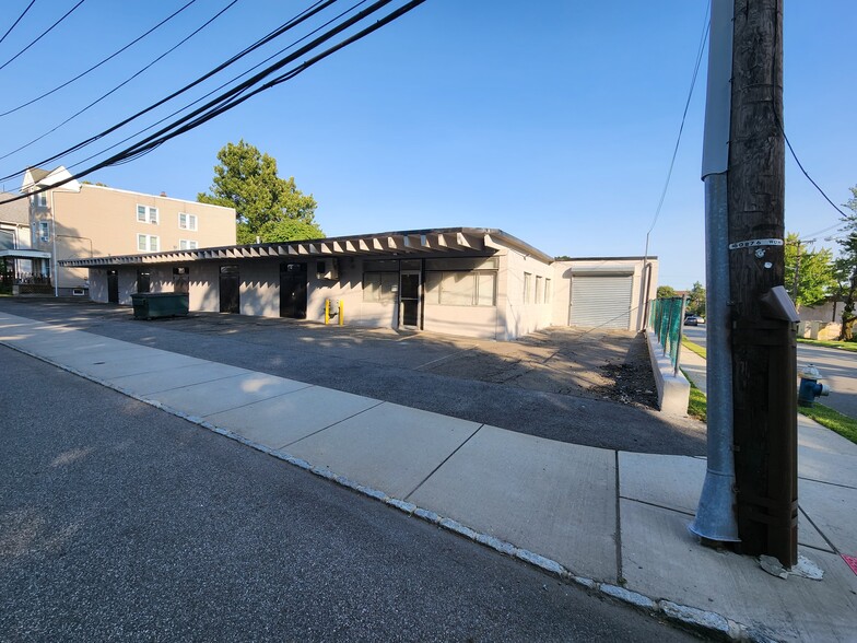 56 Columbia St, West Orange, NJ à louer - Photo de l’immeuble – Image 1 sur 6