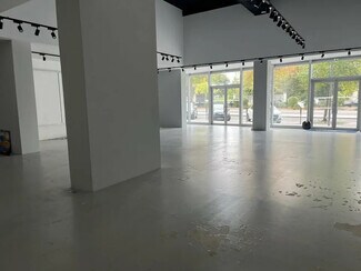 Plus de détails pour Local commercial à louer