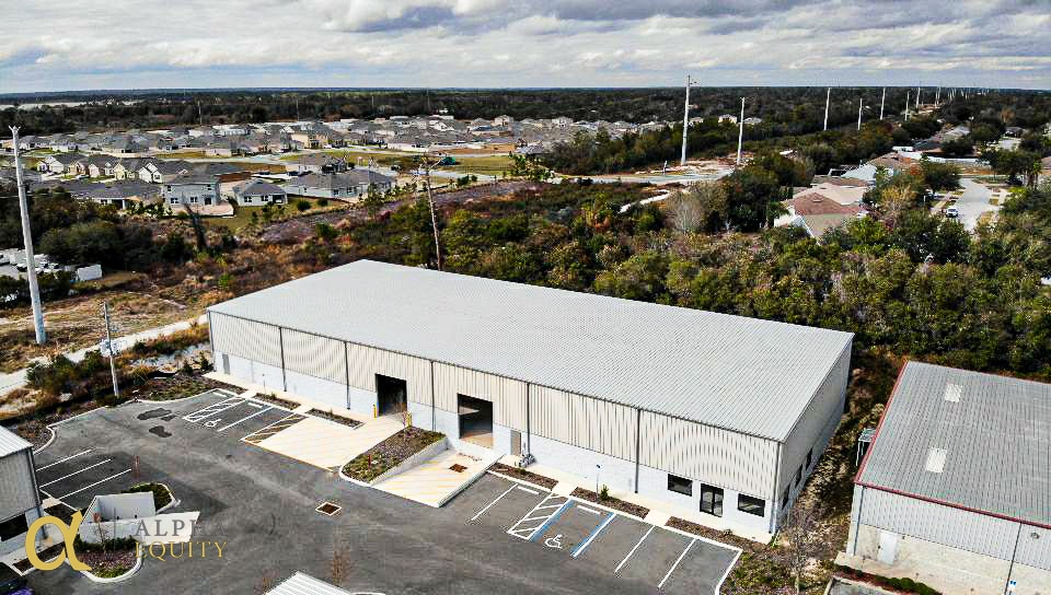 260-278 Springview Commerce Dr, DeBary, FL à louer Photo de l’immeuble– Image 1 sur 25