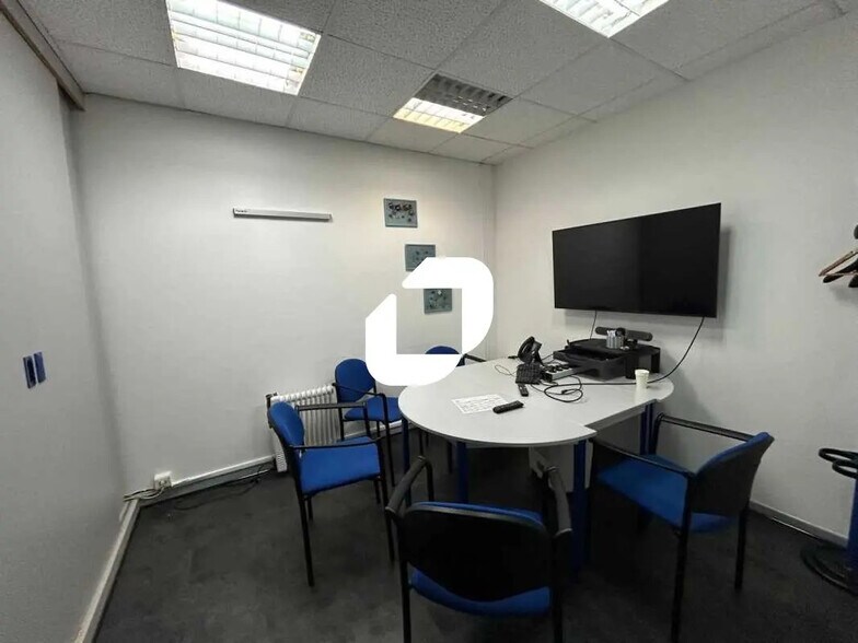 Bureau dans Vitry-sur-Seine à louer - Photo de l’immeuble – Image 3 sur 11