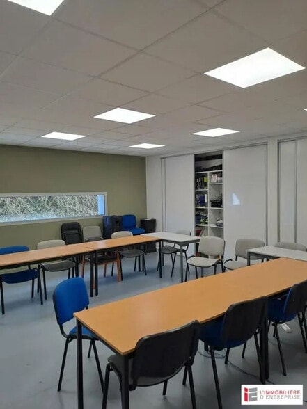 Local d'activités dans Cesson-Sévigné à vendre - Photo de l’immeuble – Image 3 sur 12