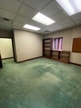 3757 Library Rd, Pittsburgh, PA à louer Photo intérieure– Image 2 sur 6