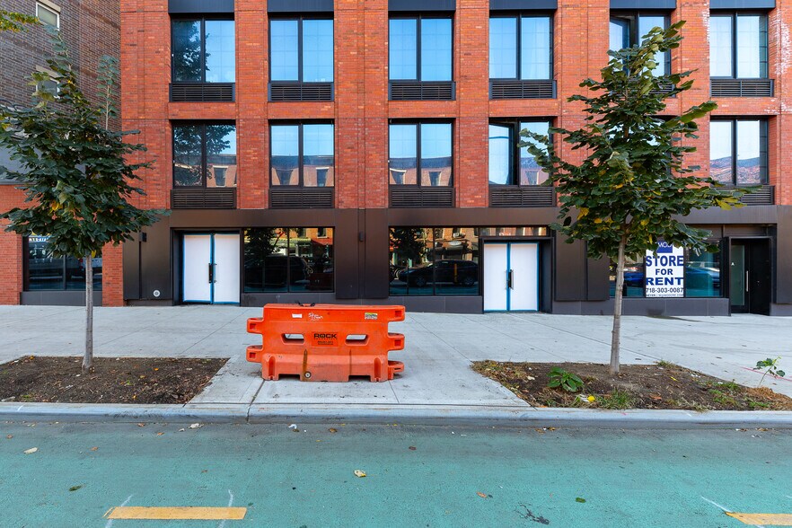 40 Bruckner Blvd, Bronx, NY à louer - Photo de l’immeuble – Image 3 sur 44