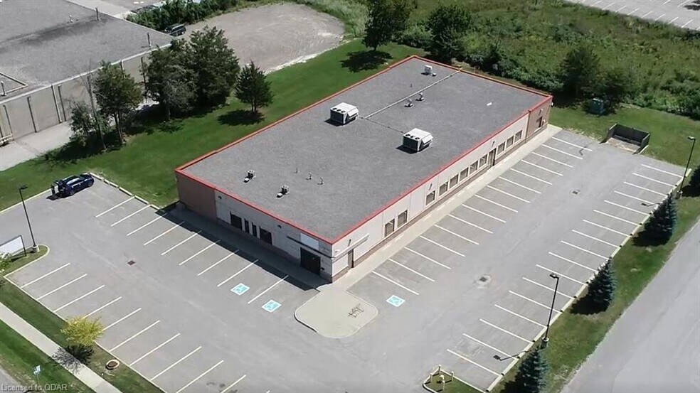 71 Adam St, Belleville, ON à louer - Photo principale – Image 1 sur 2