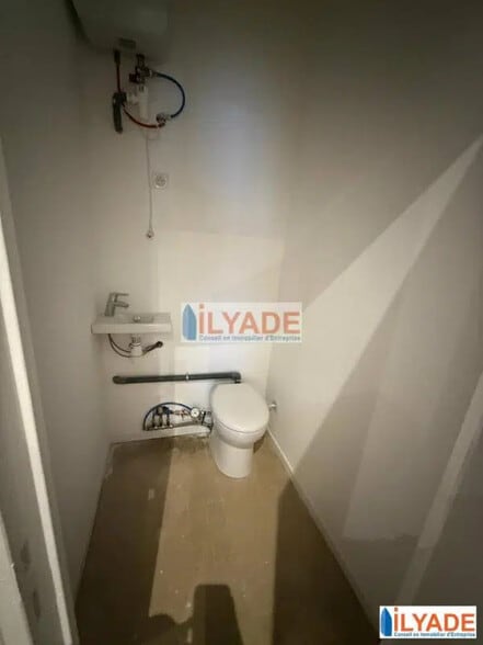 52 Rue Dragon, Marseille à louer - Photo de l’immeuble – Image 2 sur 2