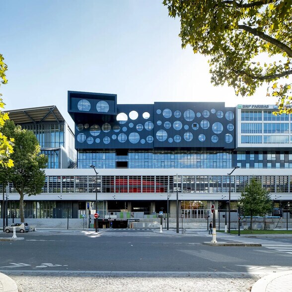 155-161 Boulevard Macdonald, Paris à louer - Photo de l’immeuble – Image 1 sur 3