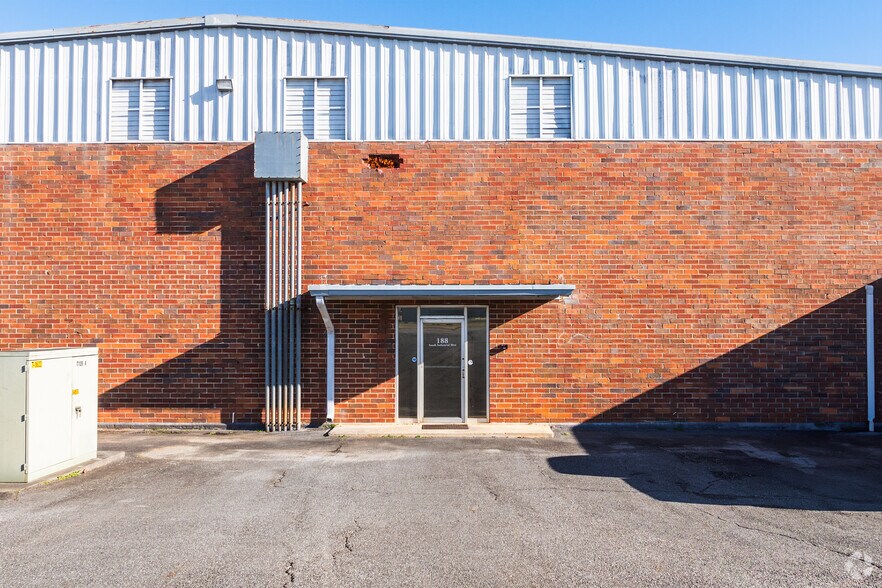 188 S Industrial Blvd, Calhoun, GA à louer - Photo de l’immeuble – Image 2 sur 20