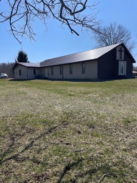 1207 S Wayne St, Angola, IN à vendre - Photo principale – Image 1 sur 7