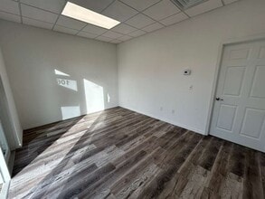 500 NW Peacock Blvd, Port Saint Lucie, FL à louer Photo intérieure– Image 2 sur 3