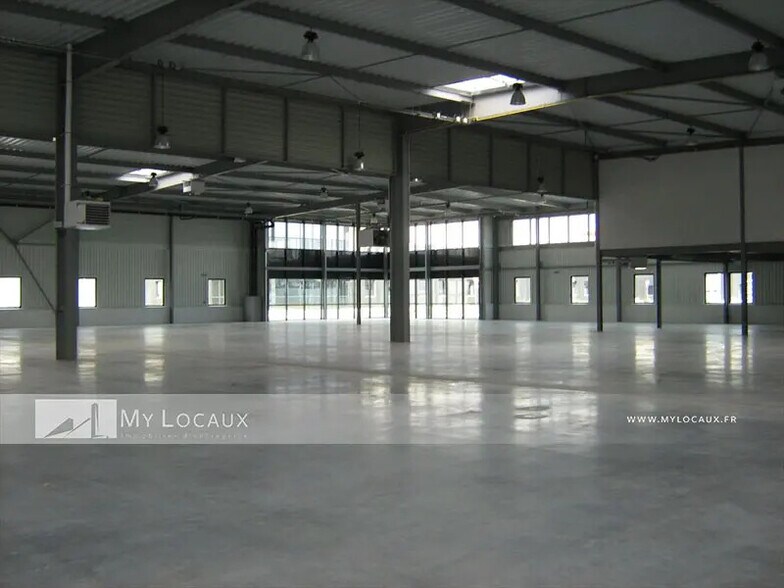 Industriel/Logistique dans La Courneuve à louer - Photo de l’immeuble – Image 2 sur 10