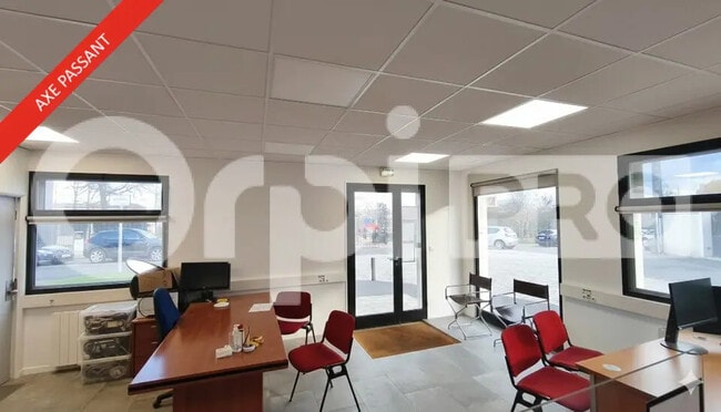 Plus de détails pour Bureau, Local commercial à louer