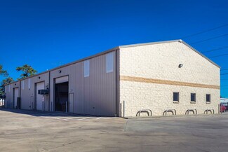 Plus de détails pour 702 S Persimmon St, Tomball, TX - Industriel/Logistique à louer