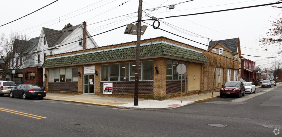 55 Delaware St, Woodbury, NJ à vendre - Photo principale – Image 1 sur 3