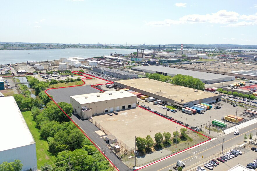 449 Doremus Ave, Newark, NJ à louer - Photo de l’immeuble – Image 3 sur 4