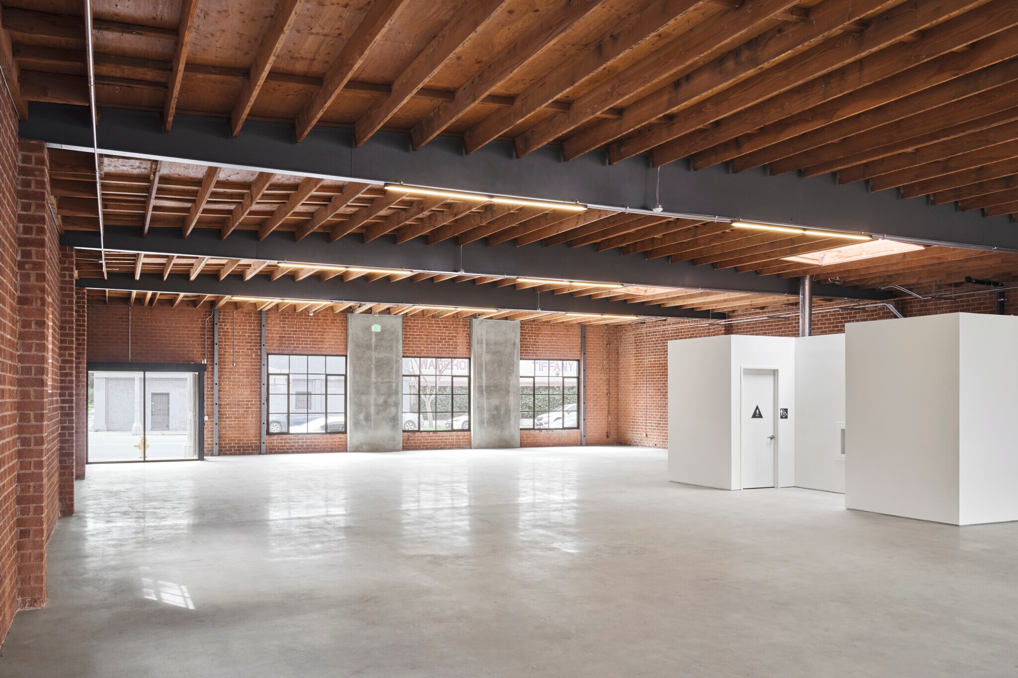4005 W Jefferson Blvd, Los Angeles, CA à louer Photo intérieure– Image 1 sur 4