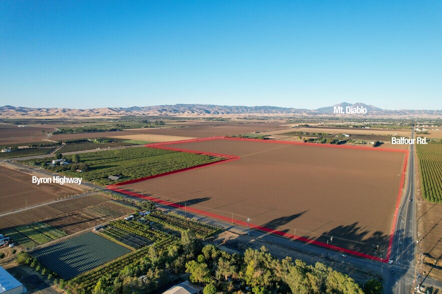 7170 Balfour Road, Brentwood, CA à vendre - Photo principale – Image 1 sur 6