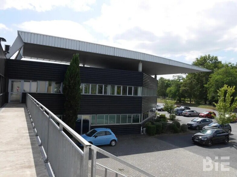 Local d’activités dans Mérignac à louer - Photo de l’immeuble – Image 1 sur 4