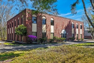 Plus de détails pour 70 Hawes Way, Stoughton, MA - Bureau, Local d'activités à louer