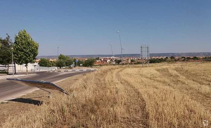 Terrain dans Villanueva de la Torre, Guadalajara à vendre - Photo de l’immeuble – Image 3 sur 3