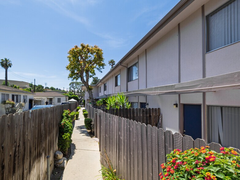 26025 Narbonne Ave, Lomita, CA à vendre - Photo de l’immeuble – Image 3 sur 32