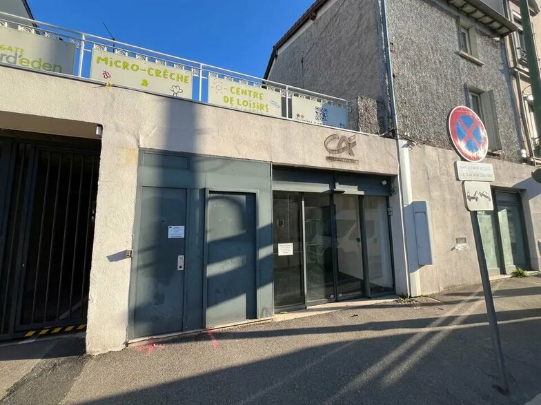 Local commercial dans Tassin-la-Demi-Lune à louer - Photo de l’immeuble – Image 3 sur 9