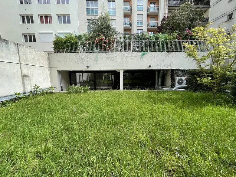 Local commercial dans Paris à vendre - Photo de l’immeuble – Image 2 sur 5