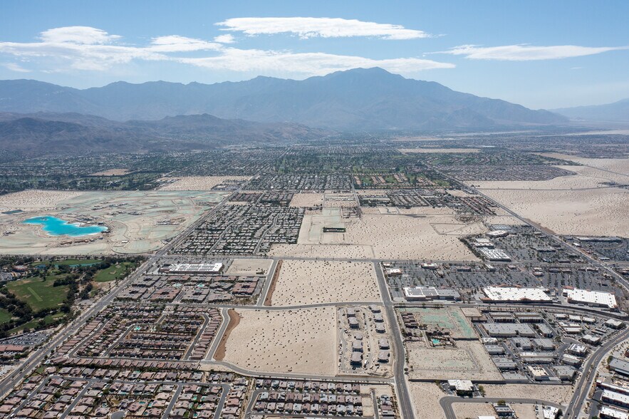 SEC Monterey Ave & Dick Kelly Dr, Palm Desert, CA à vendre - Aérien – Image 3 sur 4